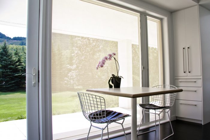 Key Benefits of Retractable Screens, Shades and Blinds